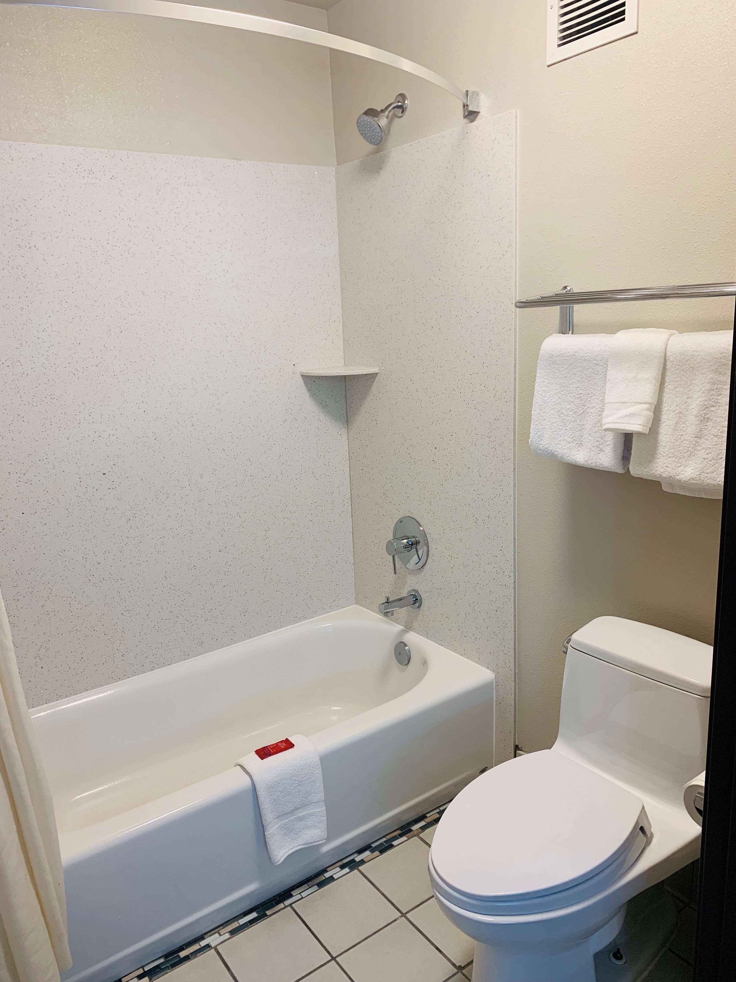 Surestay Plus Hotel By Best Western Redding Rum bild